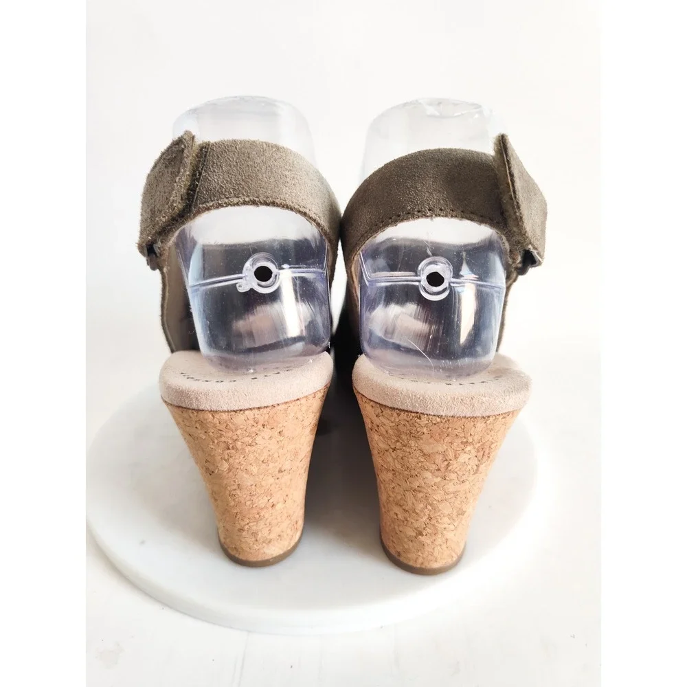 Clarks Sandals 7 Lafley Jess Comfort Taupe Leather Neutral Open‎ Toe Slingback